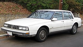 1988-1990 Oldsmobile Ninety-Eight Regency -- 01-11-2012.jpg